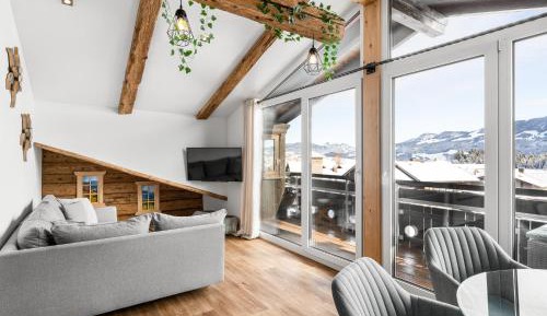 Apartment with Mountain View