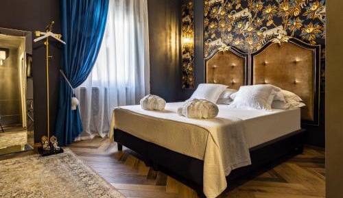 One-Bedroom Deluxe Apartment