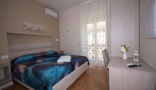 Deluxe Double Room with Shower
