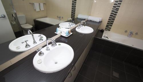 Executive Suite with Spa Bath