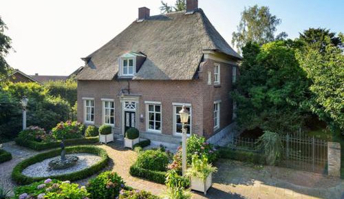 Two-Bedroom Deluxe Apartment with Garden View