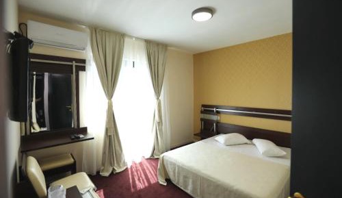 Two-Bedroom Deluxe Apartment