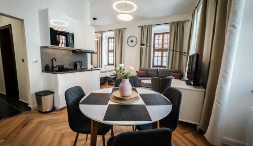 King Studio with Sofa Bed