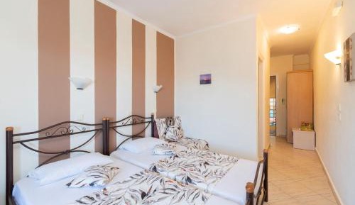 Studio (2 Adults)