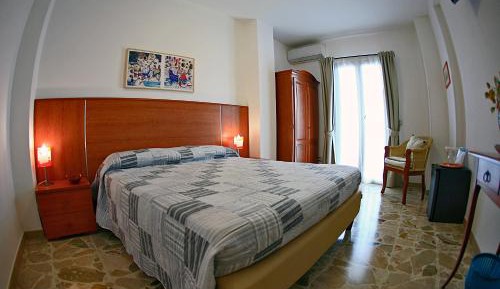 Deluxe Double Room with Balcony and Sea View