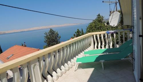 Two-Bedroom Apartment with Balcony and Sea View