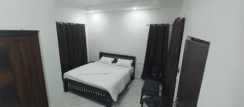 Double Room with Balcony (3 Adults)