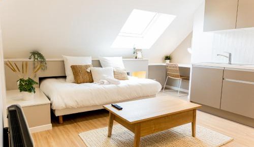 Apartment with City View