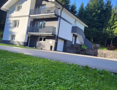 Apartment with Garden View