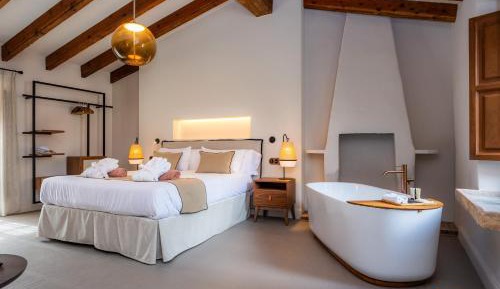 Junior Suite with Pool View
