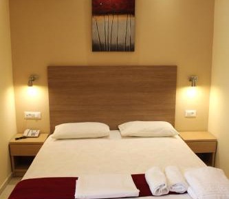 Apartment with Garden Access (2-4 Adults)