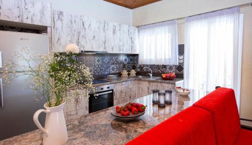 One-Bedroom Apartment with Pool View