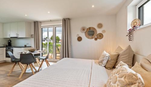 Superior One-Bedroom Apartment with Balcony