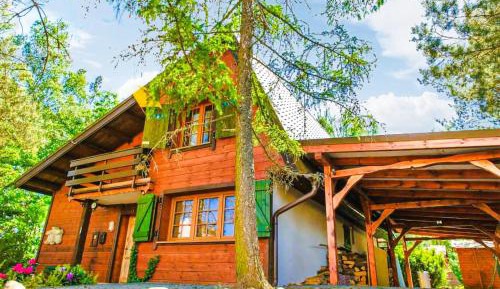 Three-Bedroom Holiday Home 