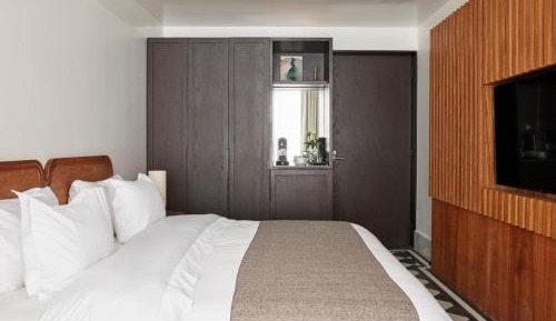 Superior King Room