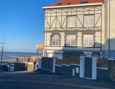 Villa - Beach Front