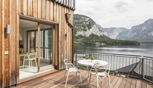 Luxury Suite with Lake View