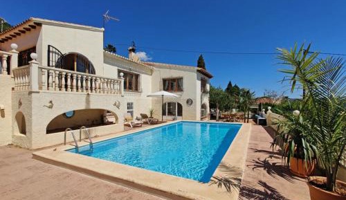 Four-Bedroom Holiday Home