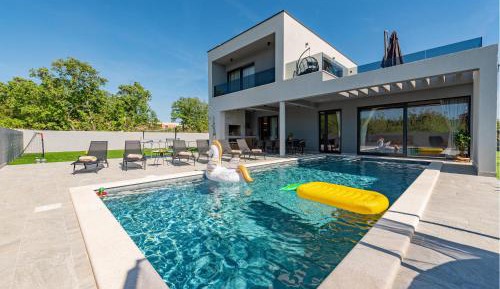 Three-Bedroom Holiday Home 