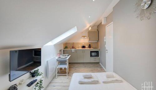 Studio Apartment