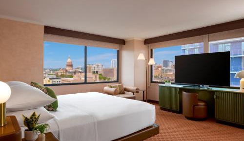 Deluxe Corner King Room