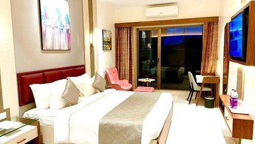 King Room with Balcony