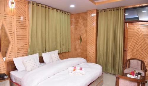 Suite with Mountain View