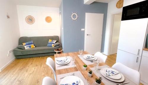Deluxe One-Bedroom Apartment with Garden View