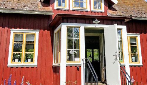 One-Bedroom Holiday Home