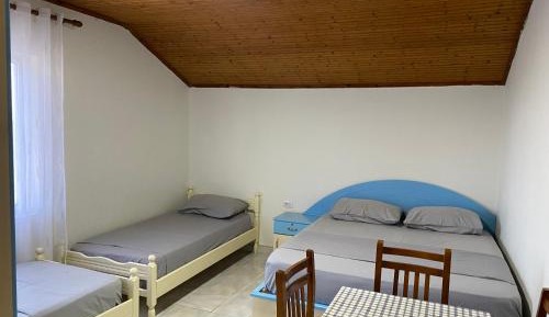 One-Bedroom Apartment with View