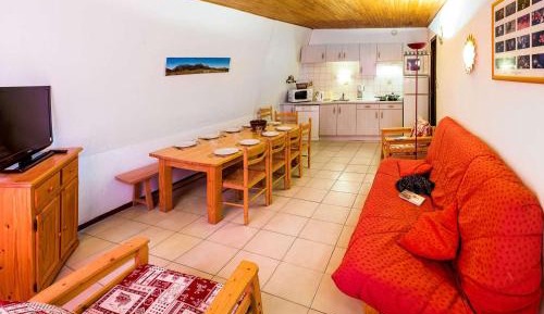 Apartment (12 adults)