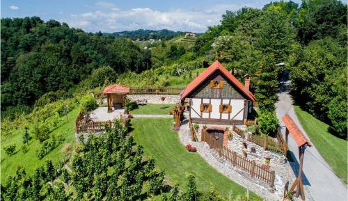 One-Bedroom Holiday Home