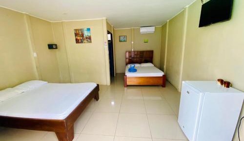 Quadruple Room with Private Bathroom