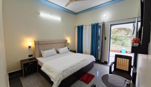 Deluxe Double Room with Bath