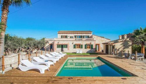 Villa with Garden View