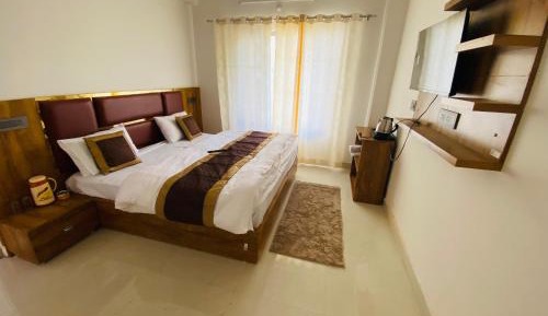 Double Room with Mountain View