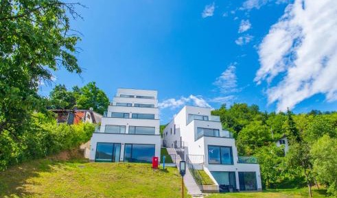 Studio with Lake View