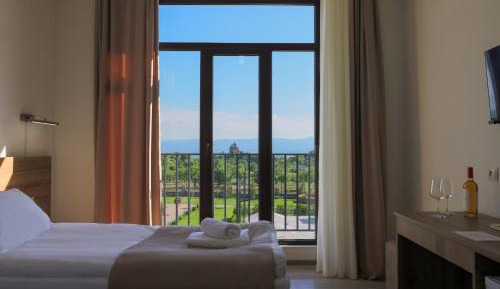 Twin Room with Mountain View