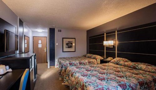 Queen Room with Two Queen Beds - Smoking
