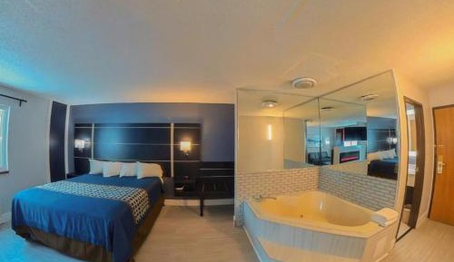 King Suite with Spa Bath - Non-Smoking