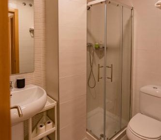 Deluxe One-Bedroom Apartment