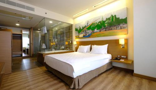 Executive Corner Room with Bath