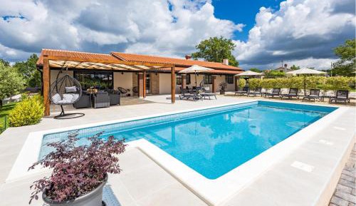 Four-Bedroom Holiday Home