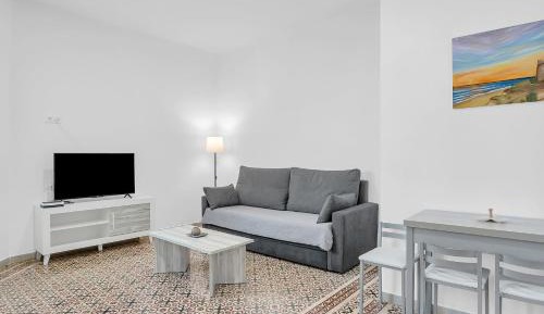 Superior One-Bedroom Apartment