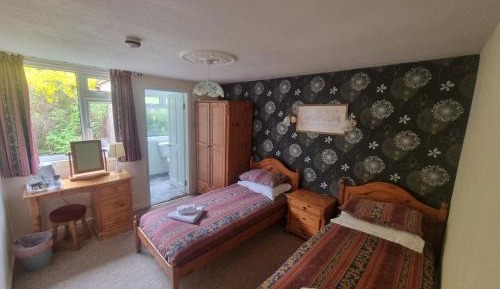 Twin Room with Bath