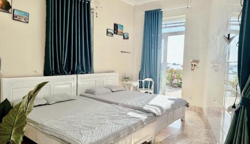Double Room with Balcony and Sea View