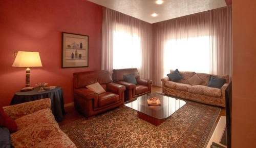 Three-Bedroom Apartment with Balcony