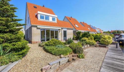 Three-Bedroom Vacation Home 