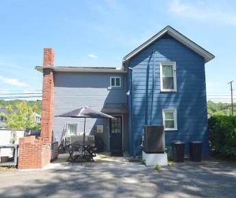 Four-Bedroom Holiday Home