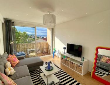 Three-Bedroom Apartment with Balcony